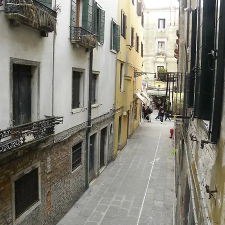La Zogia *